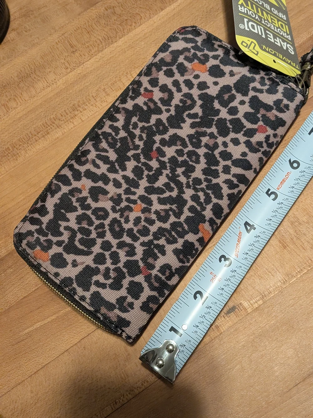 NWT Travelon Leopard Print RFID Blocking Zip Around Wristlet Wallet